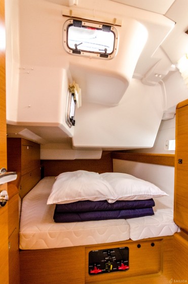 Sun Odyssey 519 - Yacht Charter Sailica