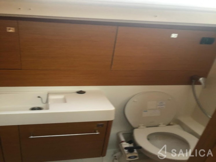 Sun Odyssey 519 - Yacht Charter Sailica