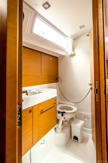 Sun Odyssey 519 - Yacht Charter Sailica