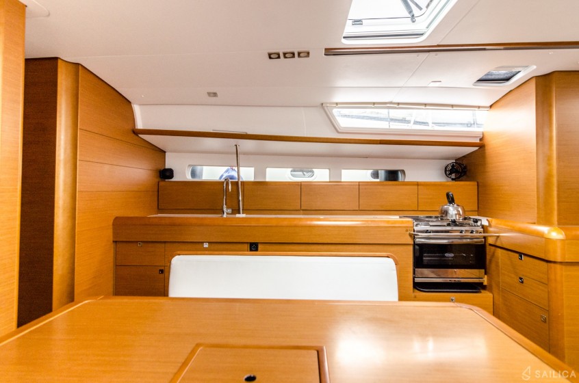 Sun Odyssey 519 - Yacht Charter Sailica