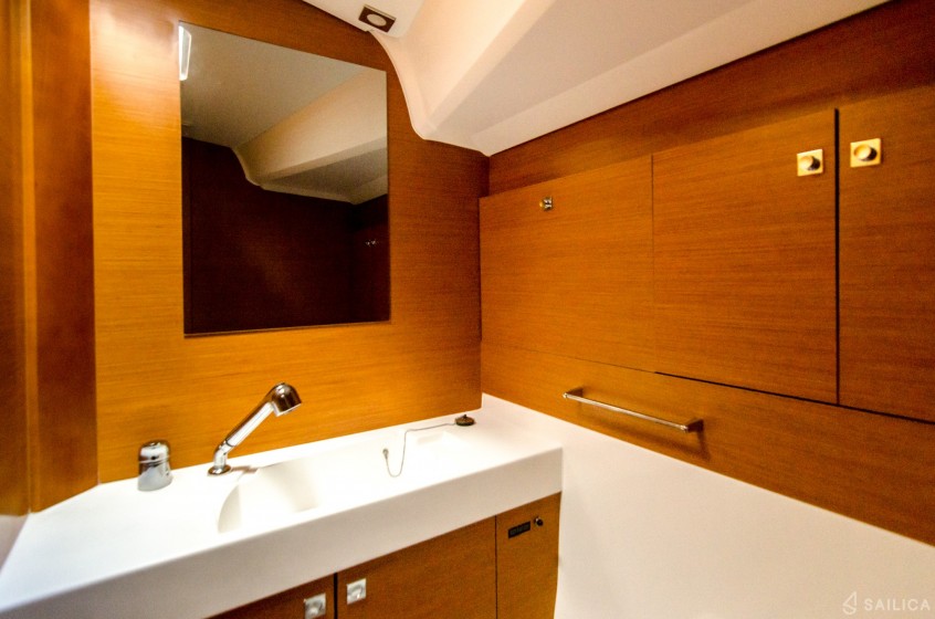 Sun Odyssey 519 - Yacht Charter Sailica