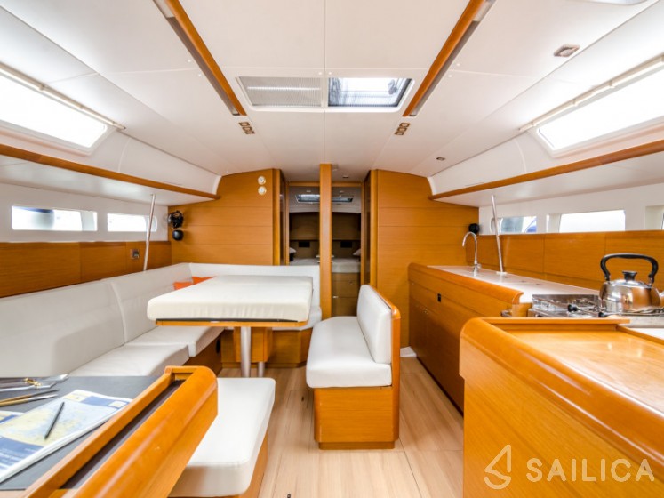 Sun Odyssey 519 - Yacht Charter Sailica