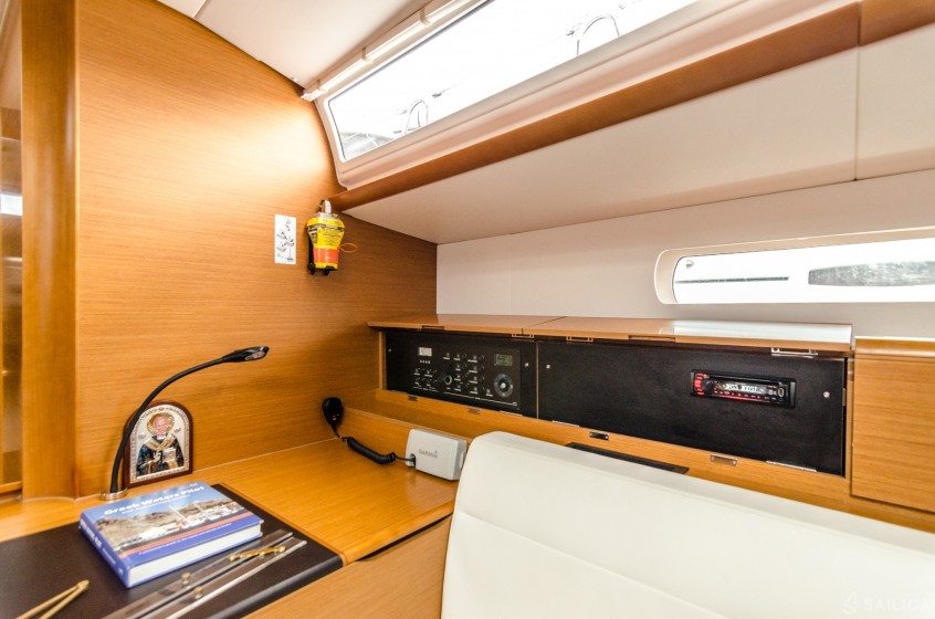 Sun Odyssey 519 - Yacht Charter Sailica
