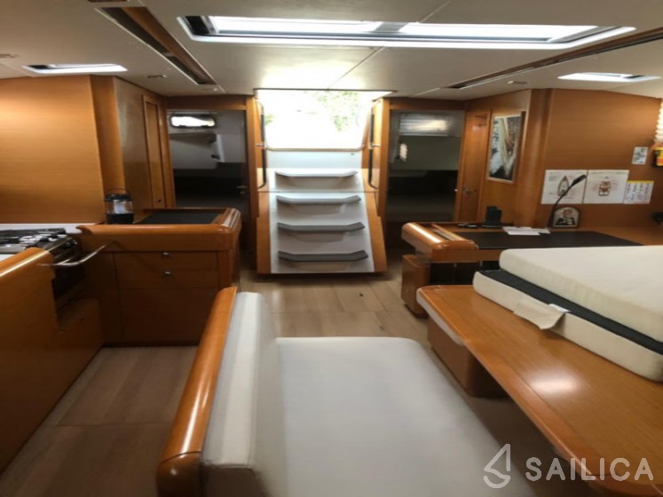 Sun Odyssey 519 - Yacht Charter Sailica