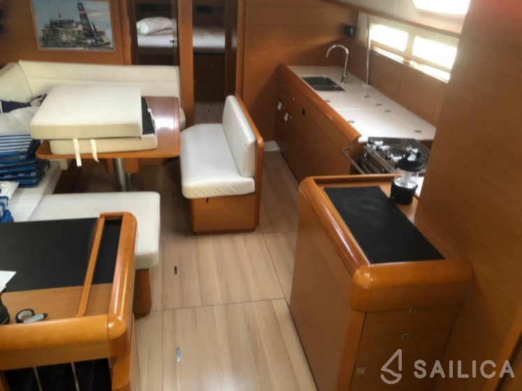 Sun Odyssey 519 - Yacht Charter Sailica