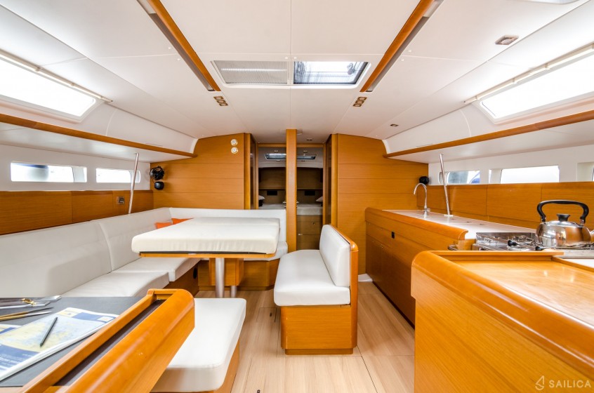 Sun Odyssey 519 - Yacht Charter Sailica