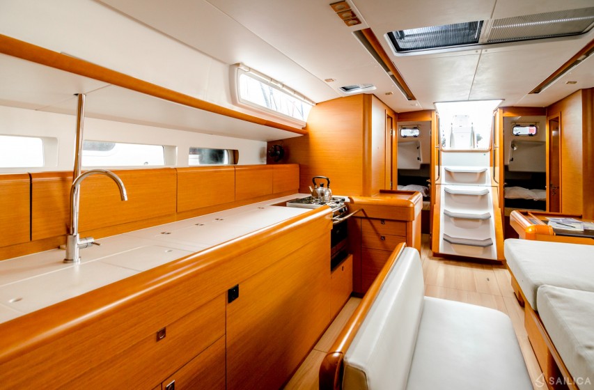 Sun Odyssey 519 - Yacht Charter Sailica