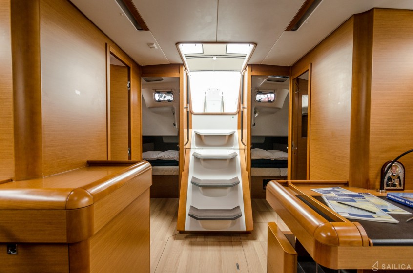 Sun Odyssey 519 - Yacht Charter Sailica