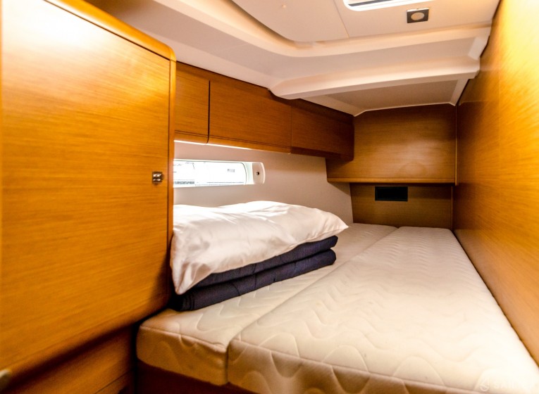Sun Odyssey 519 - Yacht Charter Sailica