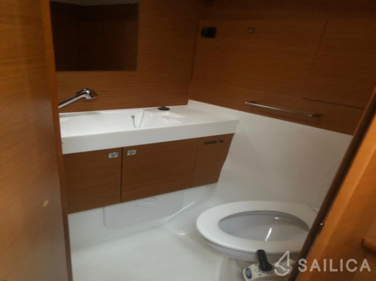 Sun Odyssey 519 - Yacht Charter Sailica