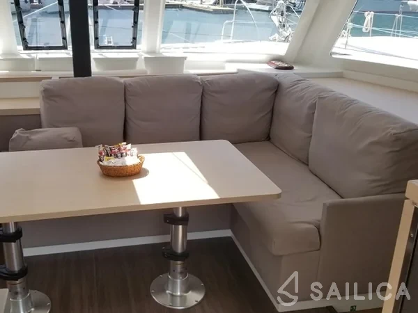 Lucia 40 - Yacht Charter Sailica