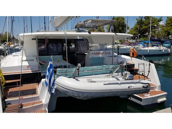 Astréa 42 - Yacht Charter Sailica
