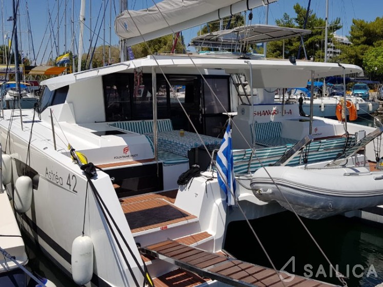 Astréa 42 - Yacht Charter Sailica