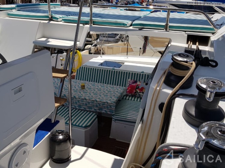 Astréa 42 - Yacht Charter Sailica