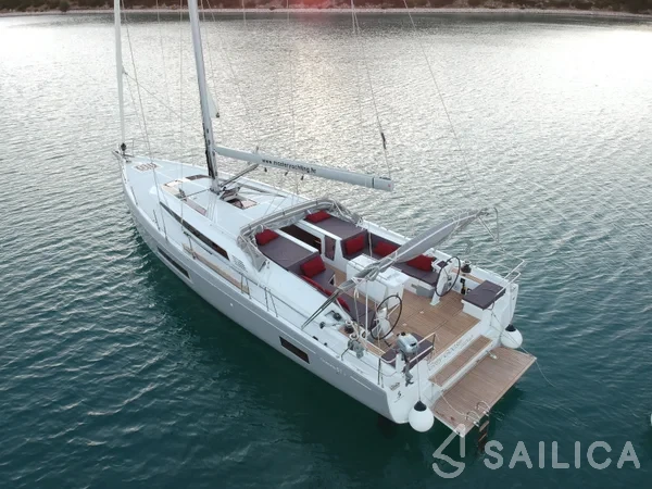 Oceanis 51.1 - Yacht Charter Sailica