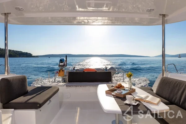 Lagoon 40 - Yacht Charter Sailica