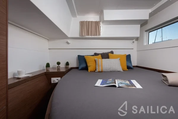 Lagoon 40 - Yacht Charter Sailica