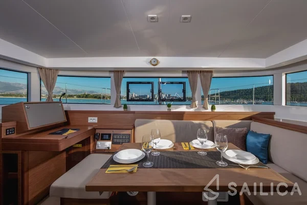 Lagoon 40 - Yacht Charter Sailica