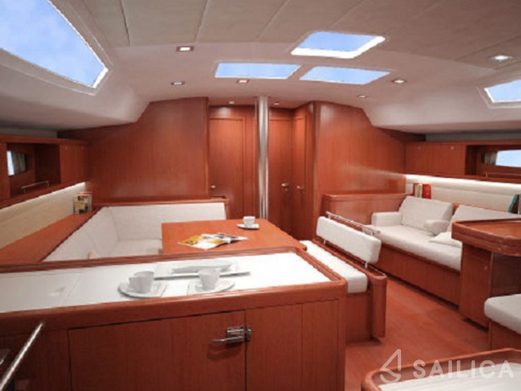 Oceanis 54 - Yacht Charter Sailica