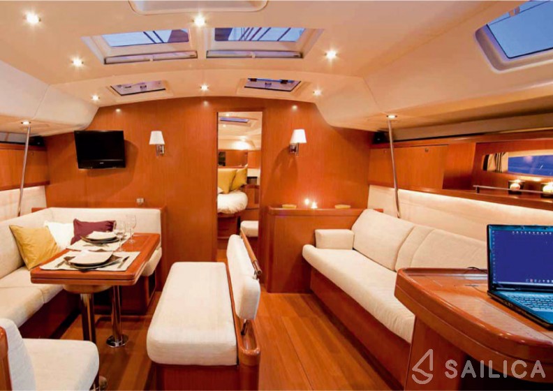 Oceanis 54 - Yacht Charter Sailica