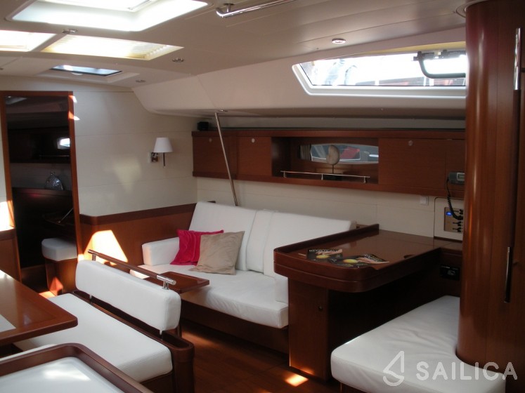 Oceanis 54 - Yacht Charter Sailica