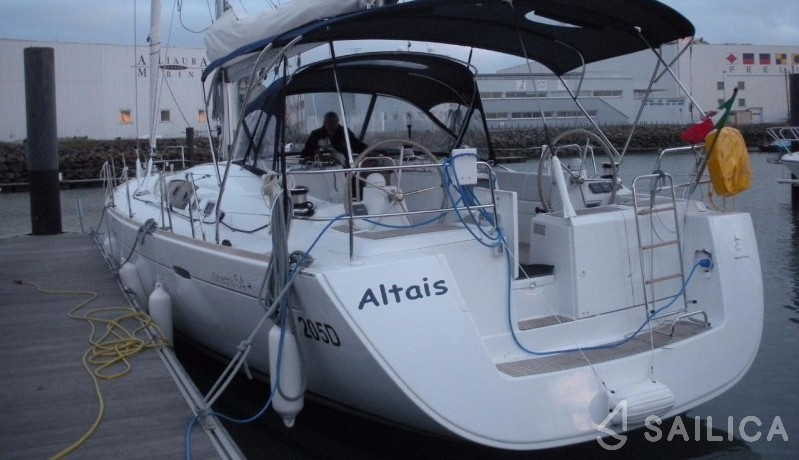 Oceanis 54 - Yacht Charter Sailica