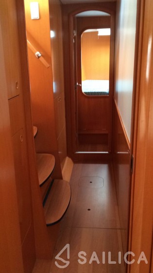 Lagoon 410 S2 - Yacht Charter Sailica