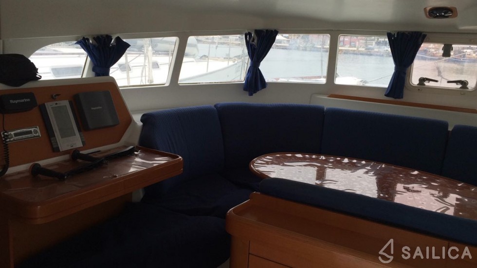 Lagoon 410 S2 - Yacht Charter Sailica