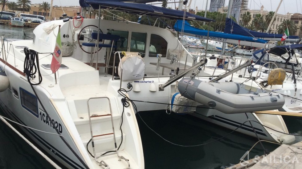 Lagoon 410 S2 - Yacht Charter Sailica