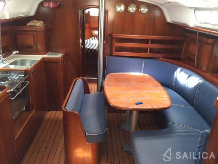 Oceanis 373 - Yacht Charter Sailica
