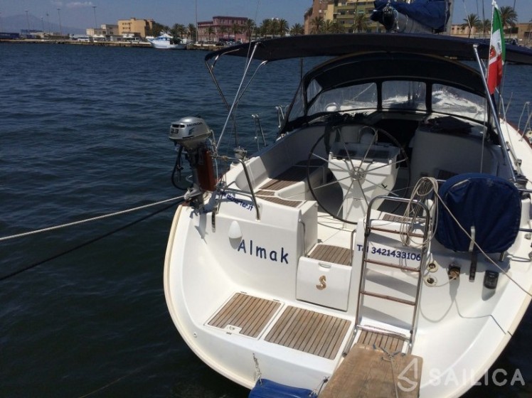 Oceanis 373 - Yacht Charter Sailica