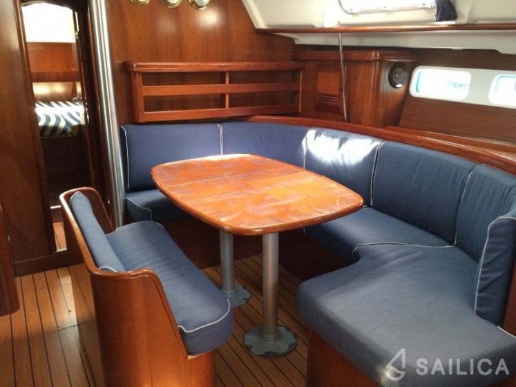 Oceanis 373 - Yacht Charter Sailica