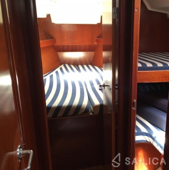 Oceanis 373 - Yacht Charter Sailica
