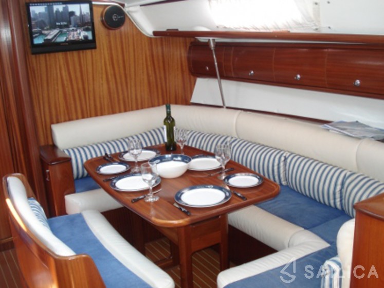 Bavaria 38 - Yacht Charter Sailica