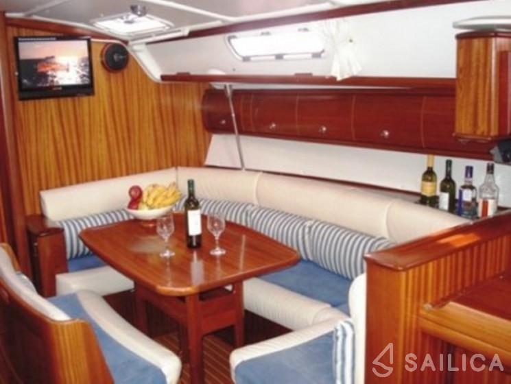 Bavaria 38 - Yacht Charter Sailica