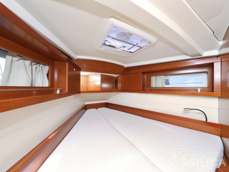 Oceanis 41 - Yacht Charter Sailica