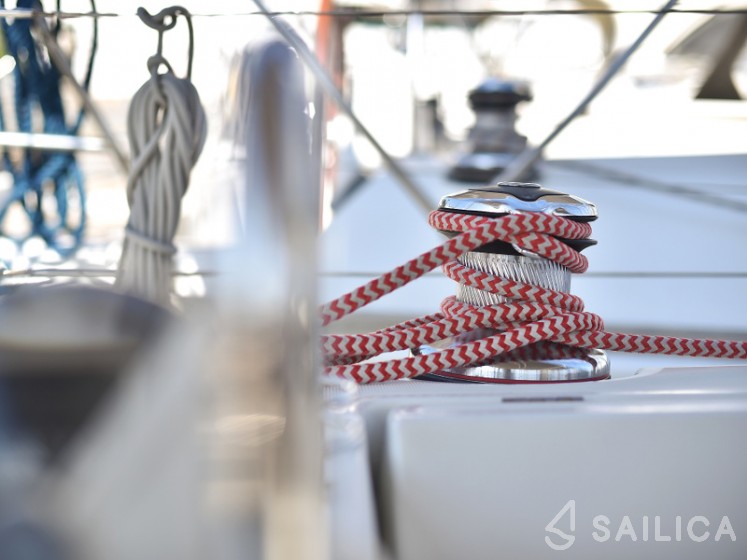 Oceanis 41 - Yacht Charter Sailica