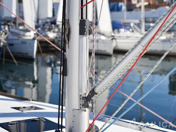Oceanis 41 - Yacht Charter Sailica