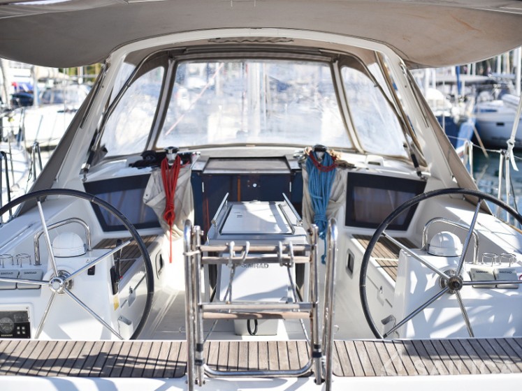 Oceanis 41 - Yacht Charter Sailica