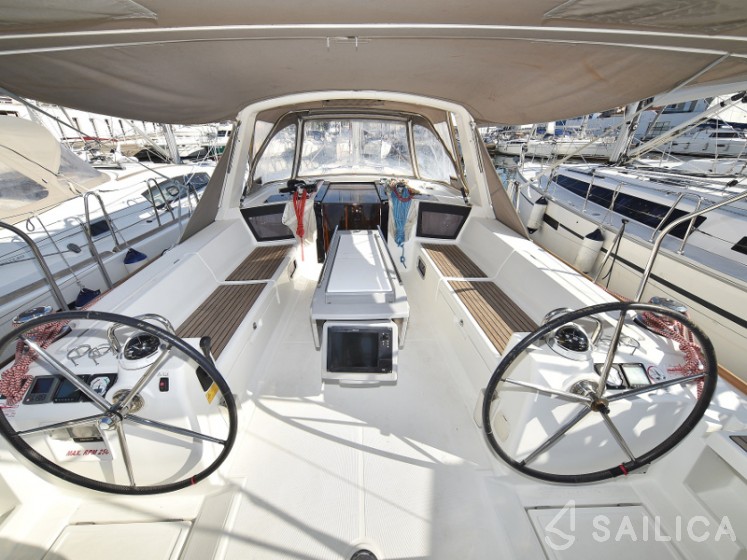 Oceanis 41 - Yacht Charter Sailica