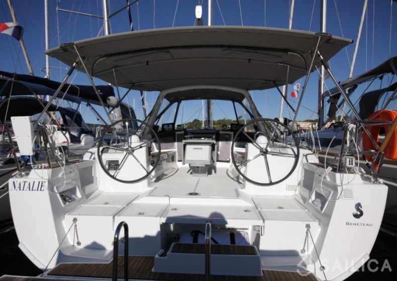 Oceanis 41 - Yacht Charter Sailica