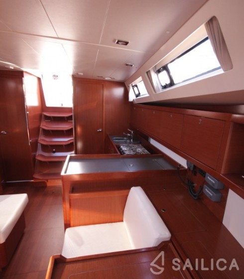 Oceanis 41 - Yacht Charter Sailica