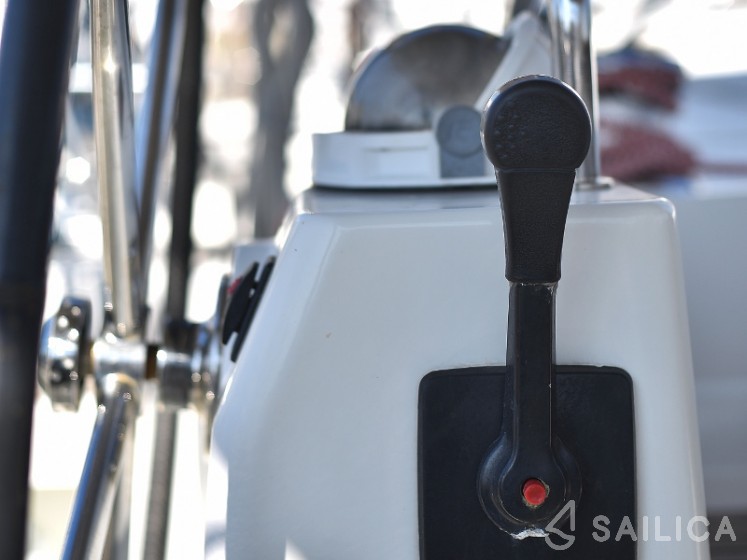Oceanis 41 - Yacht Charter Sailica