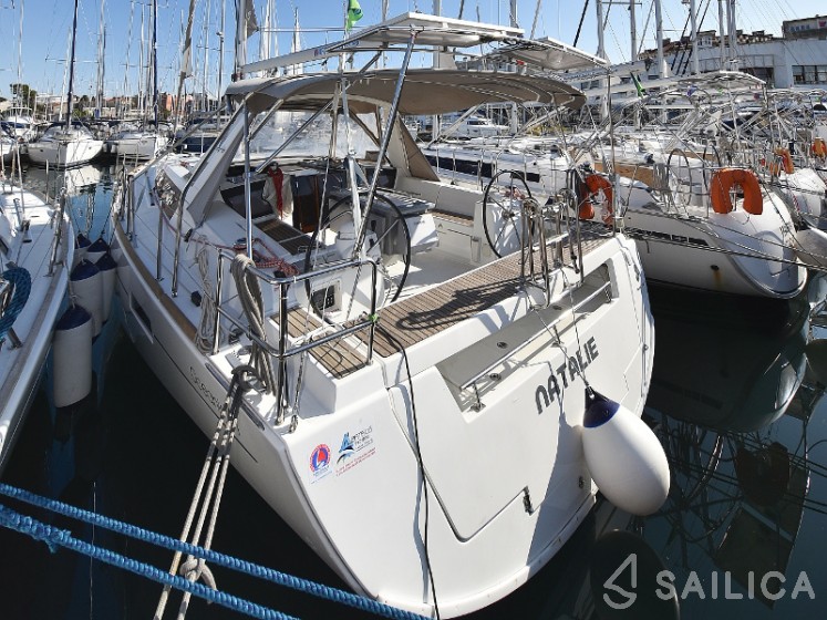 Oceanis 41 - Yacht Charter Sailica