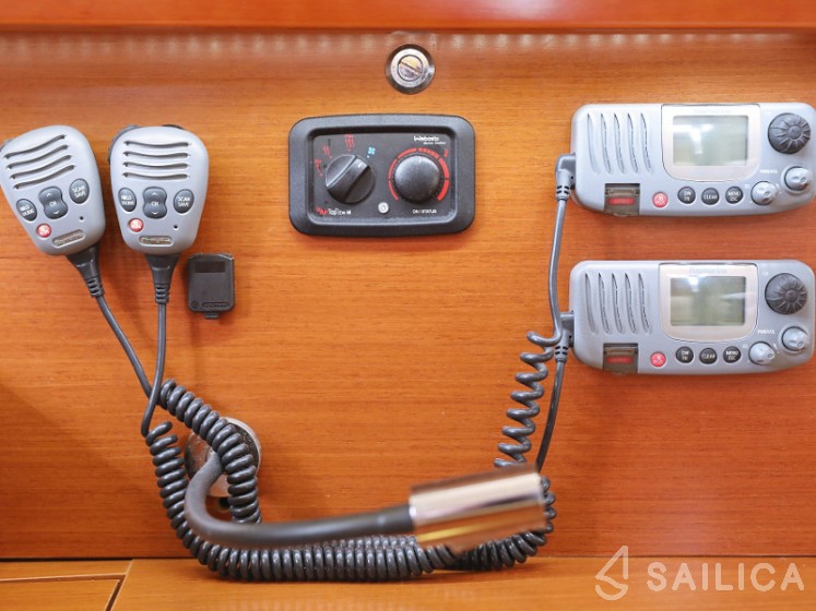 Oceanis 41 - Yacht Charter Sailica
