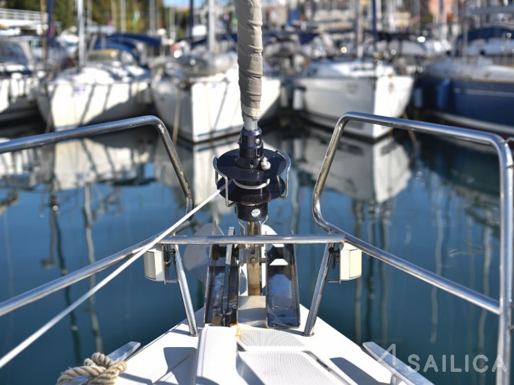 Oceanis 41 - Yacht Charter Sailica
