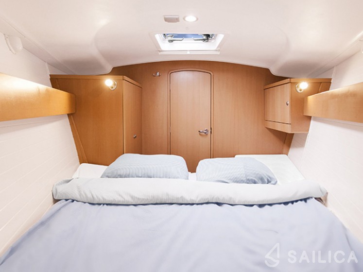 Delphia 37 - Yacht Charter Sailica