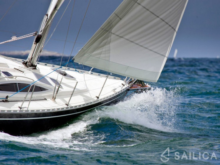Delphia 37 - Yacht Charter Sailica