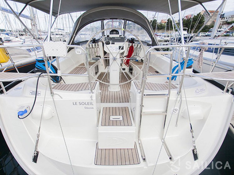 Delphia 37 - Yacht Charter Sailica