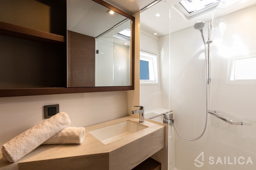 Lagoon 46  - Yacht Charter Sailica